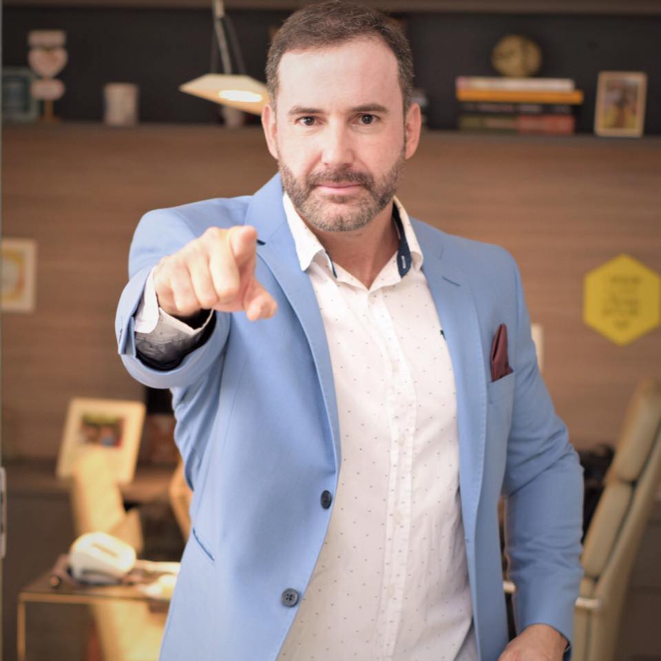 Dr. Eric Daldegan, cirurgião-dentista